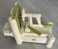 Spiralschneider, Gemüseschneider, Gemüsehobel mit Kurbel von Lurch, weiß/grün