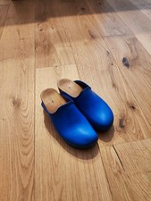 Traditionelle niederländische / europäische Holzclogs - blaues Lederobermaterial - Gartenschuhe