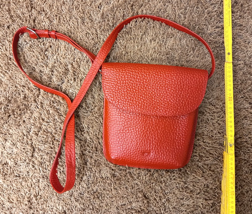 Rote mittelgroße handtasche - rote,