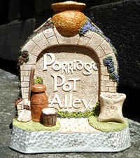 David Winter Cottages (ähnlich Lilliput Lane) Emblem  - PORRIDGE POT ARCH - 1994
