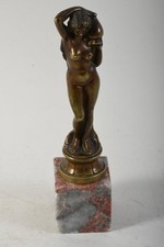 C25U25- Bronze Figur Frauenakt Badende auf Marmor Sockel