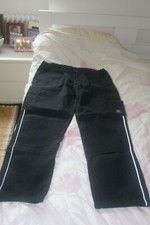 Schwarze Arbeitshose