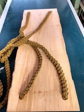 Erle Regalbrett mit Kordel -  Macrameeseile  Khaki -  76 cm lang – gewachst neu