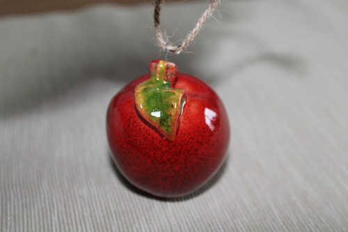 Apfel aus keramik - aus,
