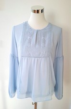 Wunderschöne hellblaue Bluse