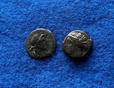 Konvolut 2 griechische Bronzemünzen Stier Kranz schön #3086