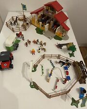 Playmobil Reiterhof 4190 mit viel Zubehör und Jeep und Pferdehänger 4189