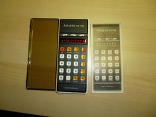 ARISTO M75 Taschenrechner Calculator 70er Jahre mit Abdeckung und Beschreibung !