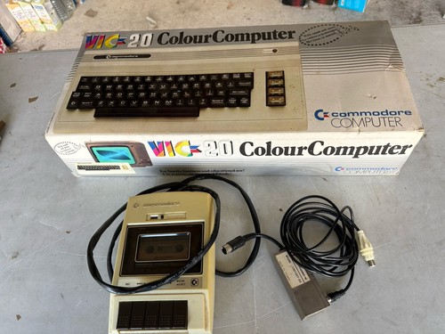 Commodore vic colour - commodore,