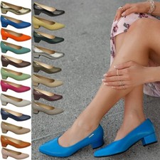 Bequeme flache Damenpumps aus