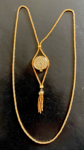 Hübsche alte goldfarbene