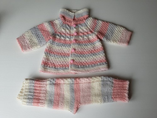 Selbstgestrickte baby garnitur - selbstgestrickte,