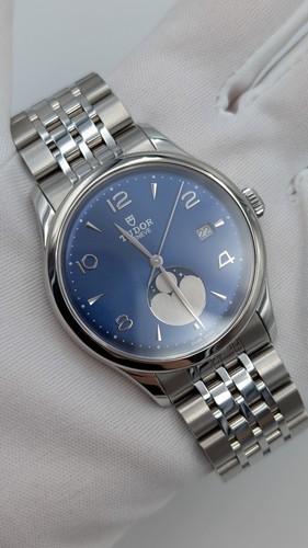 Tudor 1926 luna - 39mm, dial