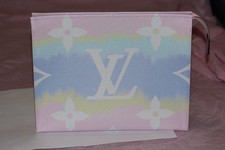 Louis Vuitton Escale Poche