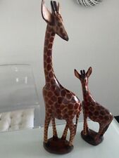 Giraffen 2 Stück Handarbeit Eingeschnitztes aus Afrika Masivholz Olivenholz Brau