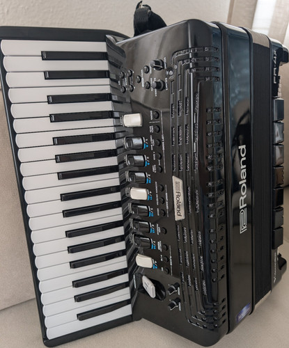 Roland bk pianoakkordeon - fr-4x,