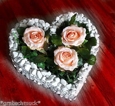 HERZ ROSEN GRABLATERNE