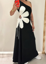 Schickes Damenkleid mit Schulterfreiem Ausschnitt in Schwarz und Weiß mit Blume