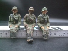 3 Sitzfiguren passen in Lineol
