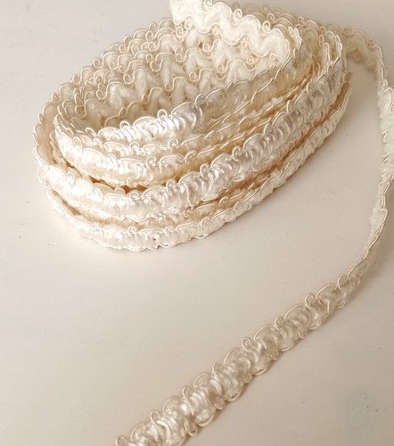 Borte creme reststück 1 - borte, "creme",