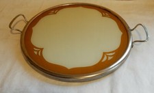 VINTAGE KUCHENPLATTE / Tortenplatte aus Metall und Holz mit Glasplatte