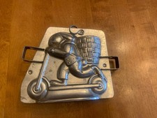 Schöne alte Hasenform Schokoladenform Osterhase auf  Roller mit Korb 3038