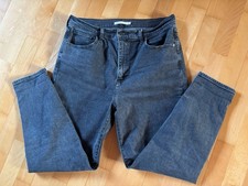 Levi‘s High Waisted Mom