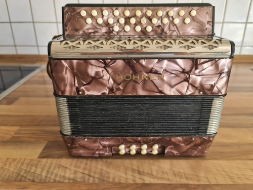 Akkordeon ziehharmonika - akkordeon,