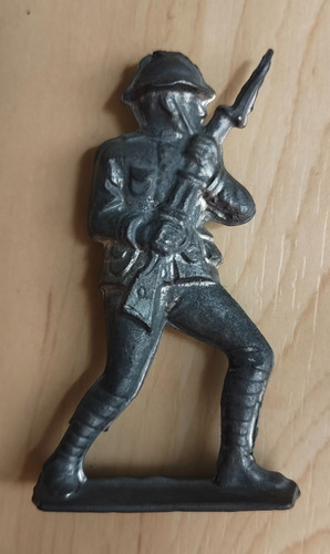 Manoli 1930s toy soldier - toy, cast