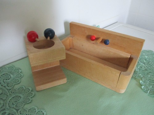 Puppenstubenmöbel für