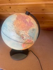 globus beleuchtet von Stellanova. Gebraucht aber in gutem Zustand 33cm