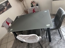 Esszimmertisch aus Glas mit