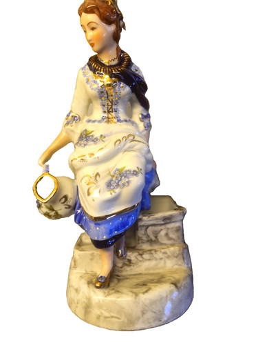 Porzelanfigur frau mit - frau,