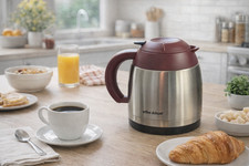 Thermokanne mit Deckel für