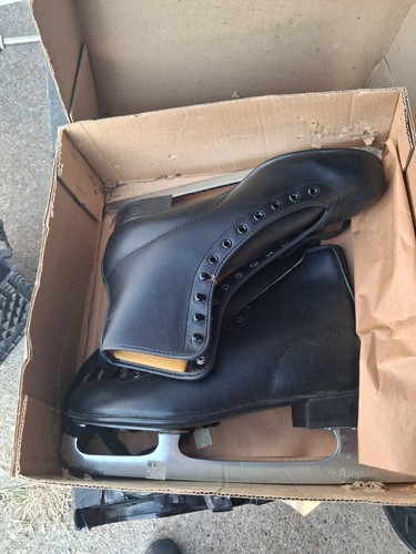 Ice skates - ice,