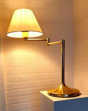 Goldene Schwenklampe Gelenklampe Tischleuchte Tulipfuss 70er massiv