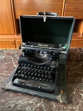 Olympia Schreibmaschine mit