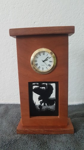 Kleine standuhr aus eichenholz - standuhr,