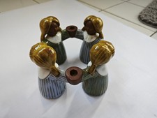 Goebel Kerzenhalter 4 Mädchen blaue bzw. grüne Kleider im Reigen