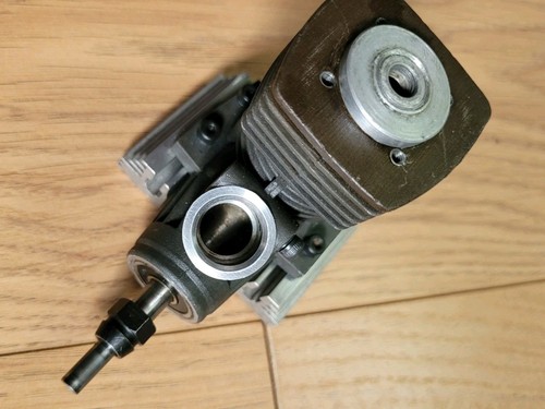 Car motorblock gerissen r25 - rc,