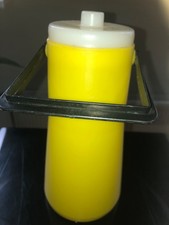 DR Milchkanne Kunststoff in gelb mit schwarzem Henkel 1,5 Liter Ostalgie