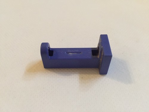 Blauer griff von dazwischen - blauer,
