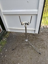 Tama Tom Ständer. Einige