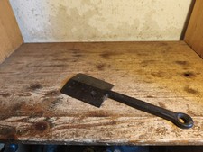 altes massives Fleischerbeil