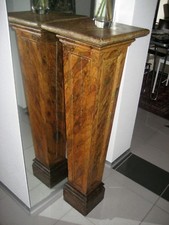 Antikes Postament Podest Alte Skulpturen Säule Holzsäule Pilaster