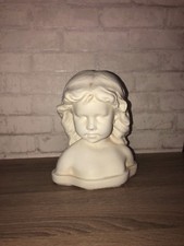 Schöne Mädchen Büste  Figur