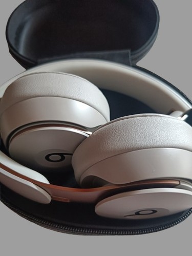 Beats solo pro headphones - pro,