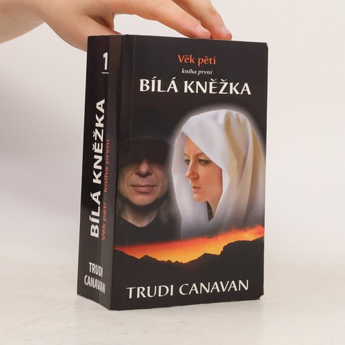 Bílá kněžka trudi - bílá, kněžka 