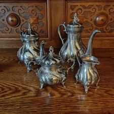 Antikes Vier­teiliges Kaffee-