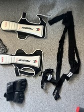 MMA Einsteigerset - Schienbeinschoner, MMA-Handschuhe, Bandagen | Gr. S/M |